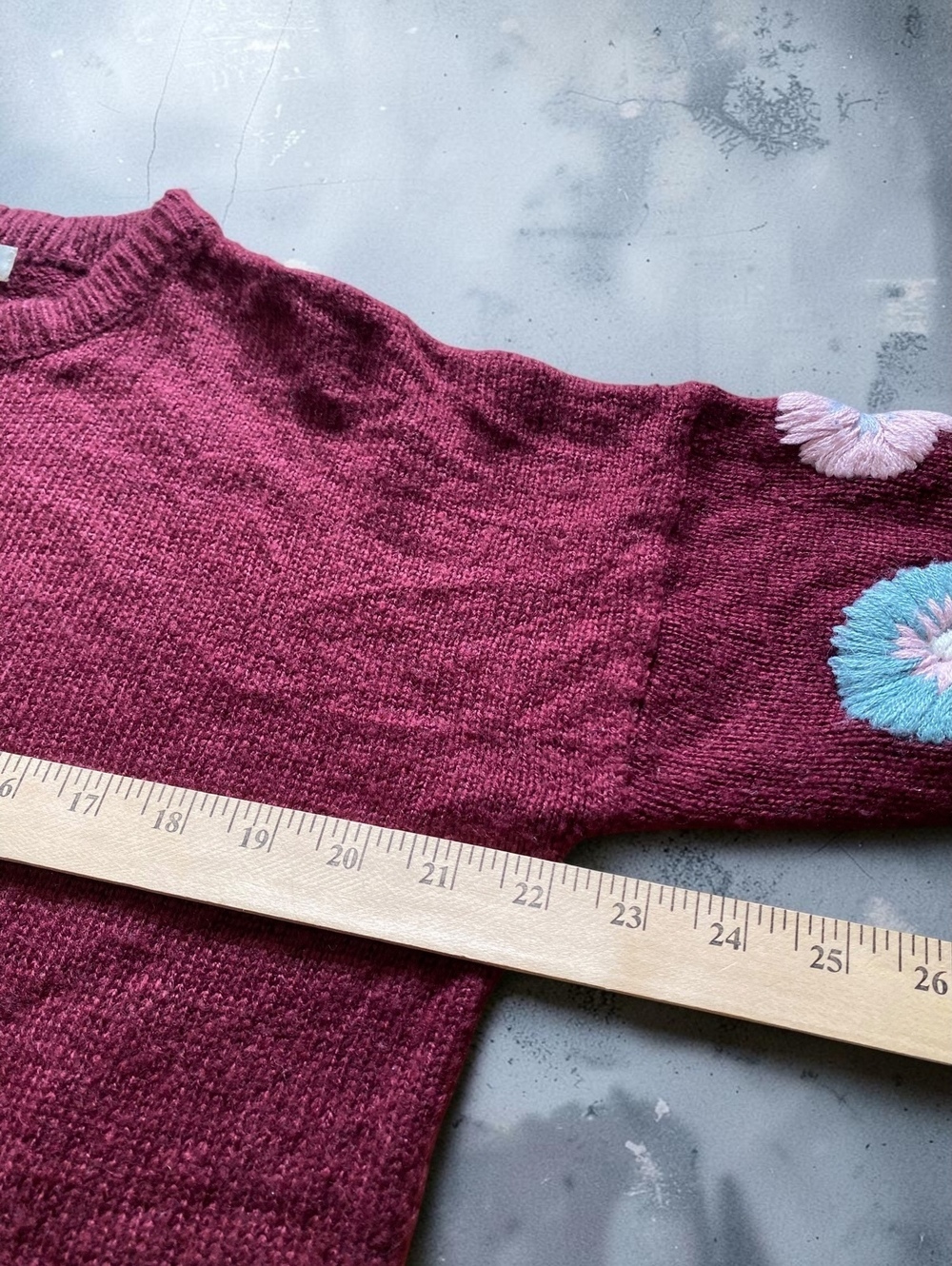 amp Womens XS Burgundy Knit Sweater Floral Sleeve Embroidered Crewneck Maroon - Picture 4 of 8